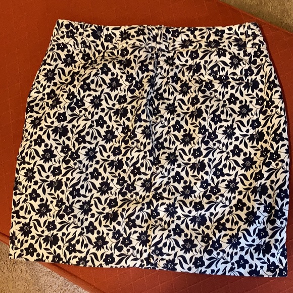 Chaps women’s skirt size 10 - Picture 2 of 4